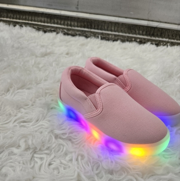 FabKids CANVAS LIGHT UP SLIP ON Sneakers. Rose Shadow. Size 12. New. - Picture 2 of 7